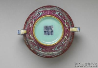 图片[2]-Cup with landscape on red ground in falangcai polychrome enamels, Qing dynasty, Qianlong reign (1736-1795)-China Archive